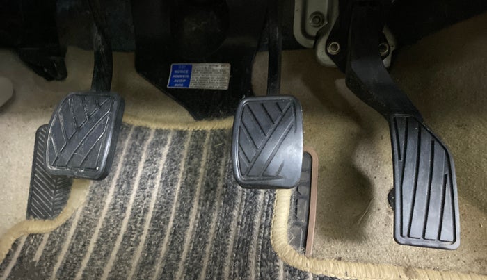 2017 Maruti Ciaz DELTA 1.4 MT PETROL, Petrol, Manual, 1,02,550 km, Pedals