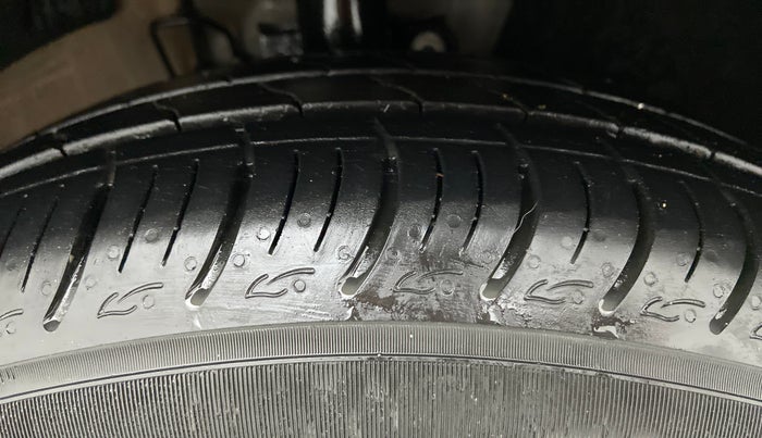 2021 Volkswagen Vento COMFORTLINE 1.0 TSI MT, Petrol, Manual, 16,362 km, Right Front Tyre Tread