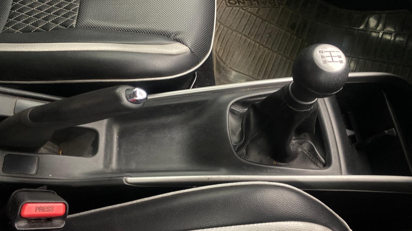 2016 Maruti Baleno ZETA PETROL 1.2, Petrol, Manual, 70,773 km, Gear Lever
