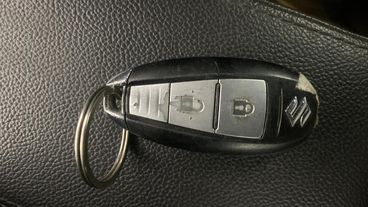 2016 Maruti Baleno ZETA PETROL 1.2, Petrol, Manual, 70,773 km, Key Close Up
