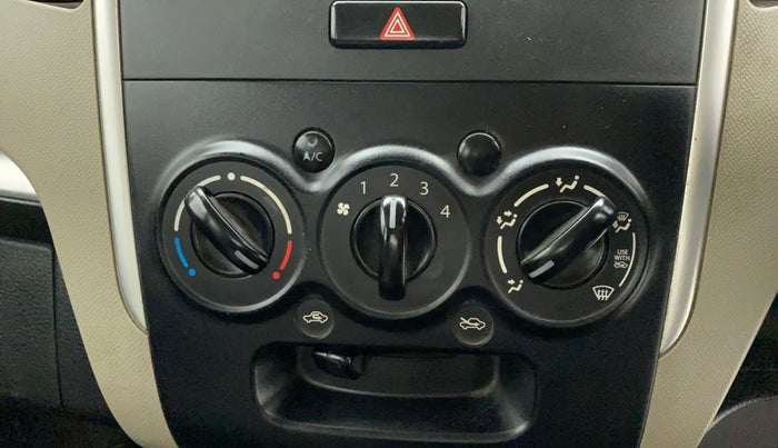 2015 Maruti Wagon R 1.0 LXI, Petrol, Manual, 28,644 km, AC Unit - Directional switch has minor damage