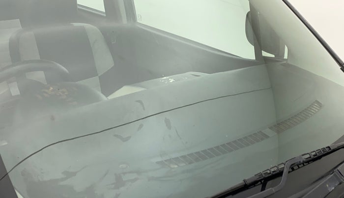 2015 Maruti Wagon R 1.0 LXI, Petrol, Manual, 28,644 km, Front windshield - Minor spot on windshield