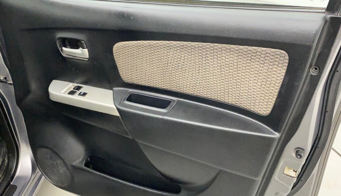 2015 Maruti Wagon R 1.0 LXI, Petrol, Manual, 28,644 km, Driver-side door - Trim has minor damage