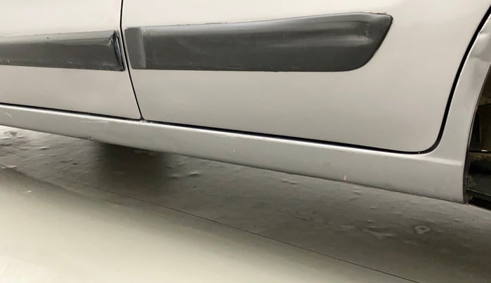 2015 Maruti Wagon R 1.0 LXI, Petrol, Manual, 28,644 km, Left running board - Minor scratches