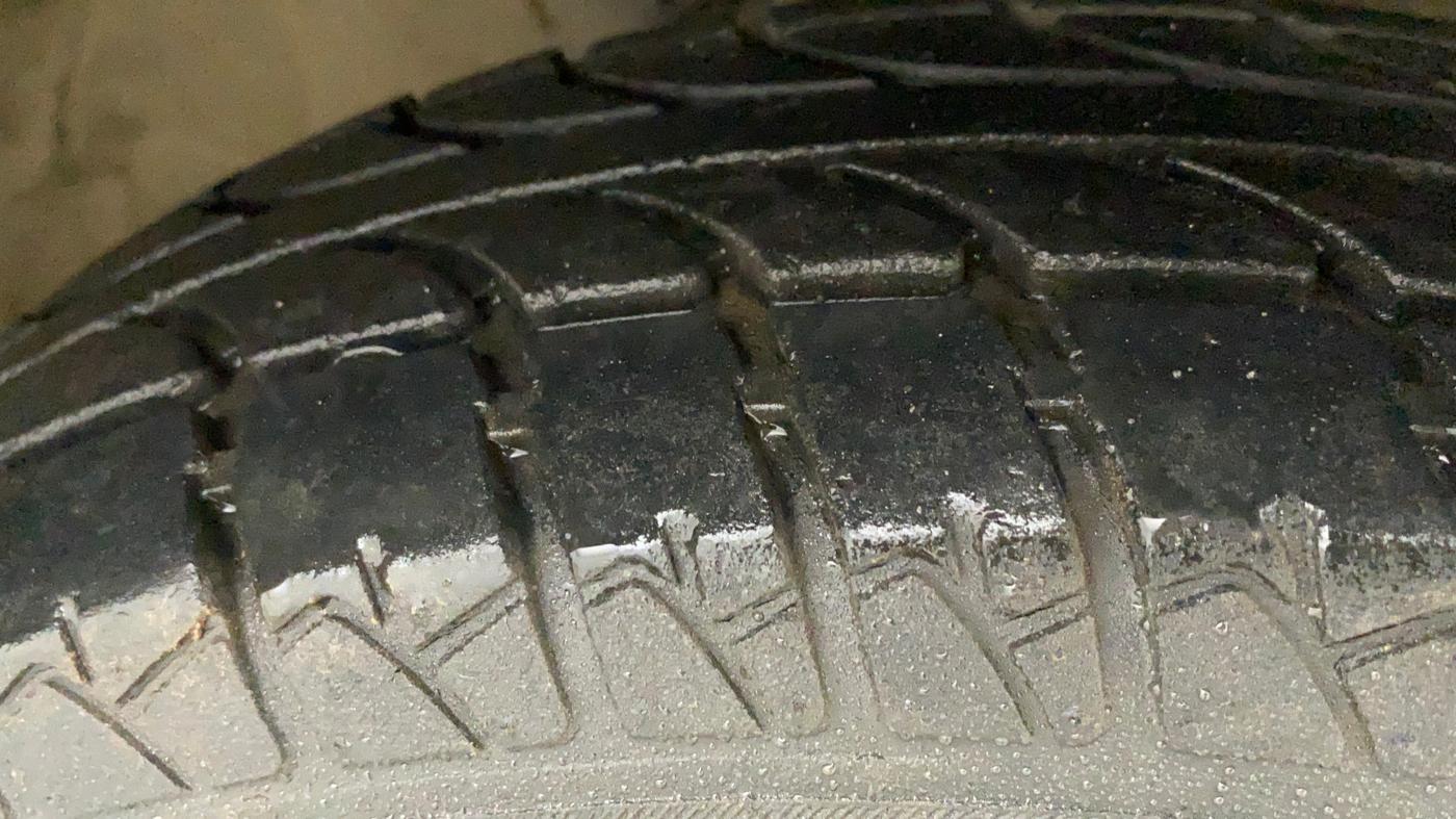 2015 Maruti Wagon R 1.0 LXI, Petrol, Manual, 28,644 km, Right Front Tyre Tread