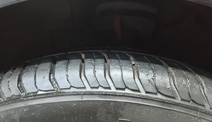 2023 Hyundai Verna S MT 1.5 MPI, Petrol, Manual, 31,793 km, Left Front Tyre Tread