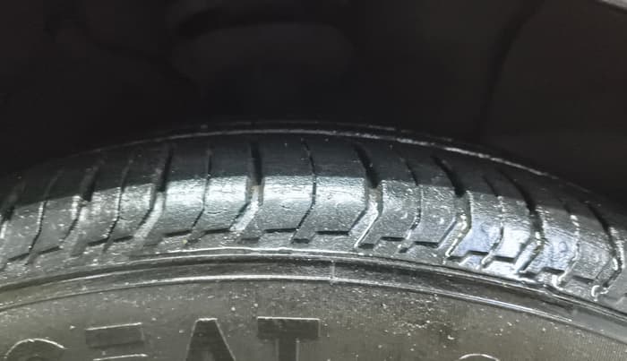 2023 Hyundai Verna S MT 1.5 MPI, Petrol, Manual, 31,793 km, Right Front Tyre Tread
