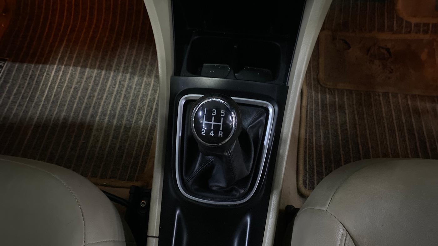 2021 Maruti Ciaz ALPHA 1.5 SHVS PETROL, Petrol, Manual, 25,207 km, Gear Lever