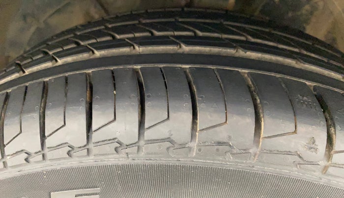 2019 Maruti Baleno ALPHA CVT PETROL 1.2, Petrol, Automatic, 42,427 km, Left Front Tyre Tread
