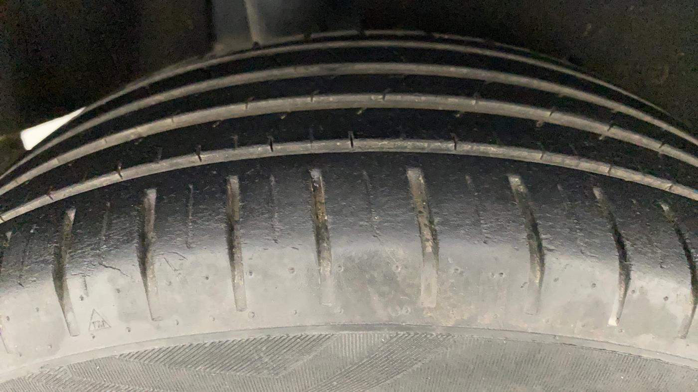 2019 Maruti Baleno ALPHA CVT PETROL 1.2, Petrol, Automatic, 42,427 km, Right Rear Tyre Tread