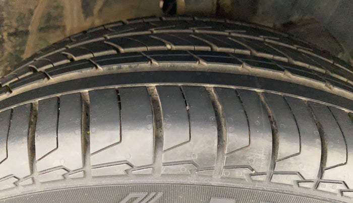 2019 Maruti Baleno ALPHA CVT PETROL 1.2, Petrol, Automatic, 42,427 km, Right Front Tyre Tread