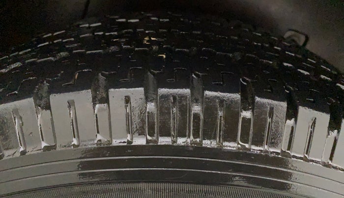 2018 Mahindra TUV 300 PLUS P8, Diesel, Manual, 81,871 km, Right Rear Tyre Tread