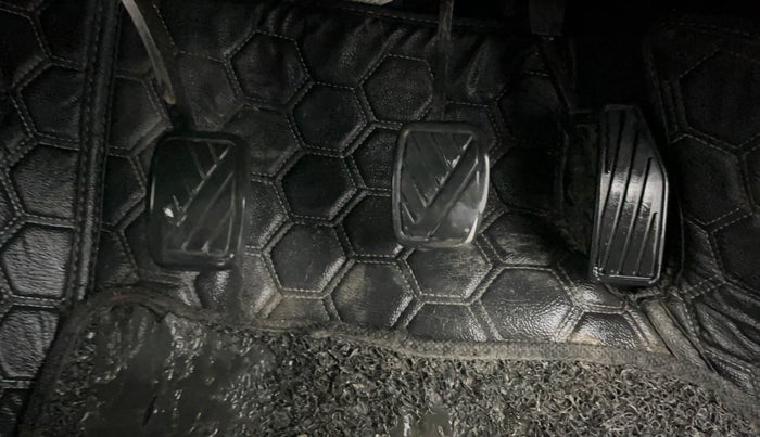 2016 Maruti Baleno DELTA PETROL 1.2, Petrol, Manual, 82,372 km, Pedals