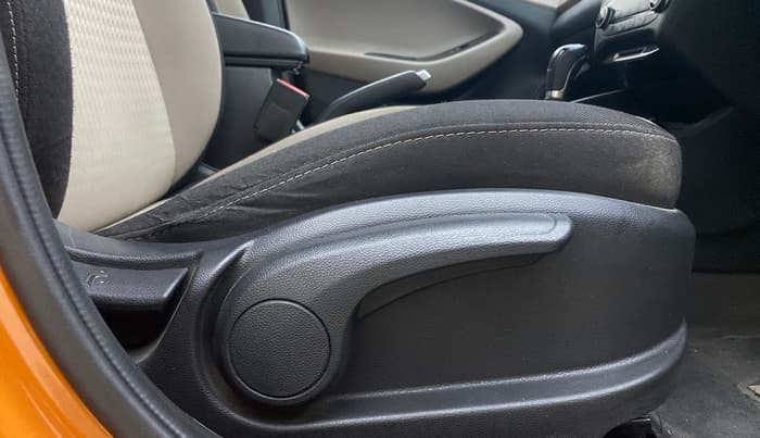 2019 Hyundai Elite i20 ASTA (O) CVT, Petrol, Automatic, 47,900 km, Driver Side Adjustment Panel