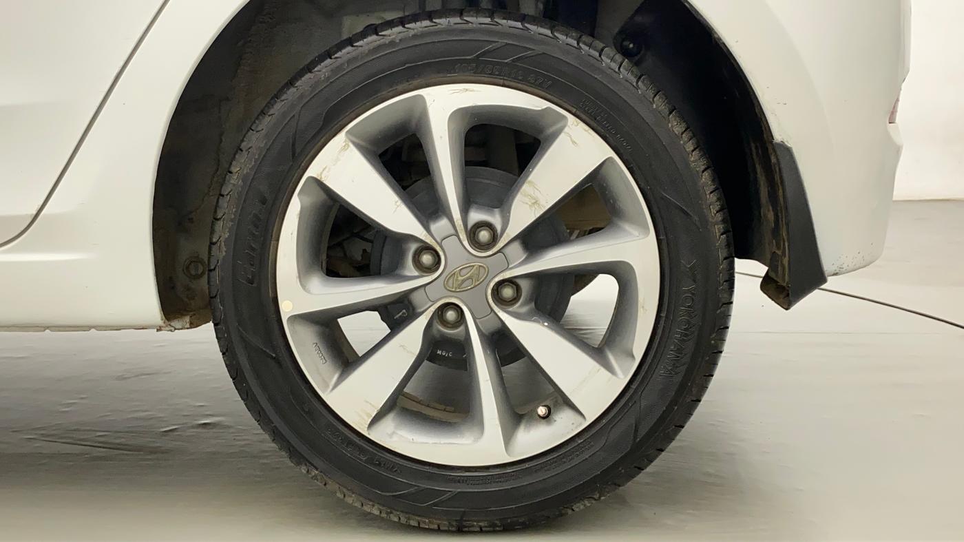 2017 Hyundai Elite i20 ASTA 1.2 DUAL TONE, Petrol, Manual, 37,182 km, Left Rear Wheel