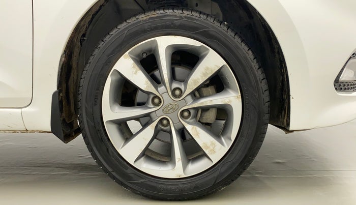 2017 Hyundai Elite i20 ASTA 1.2 DUAL TONE, Petrol, Manual, 37,182 km, Right Front Wheel