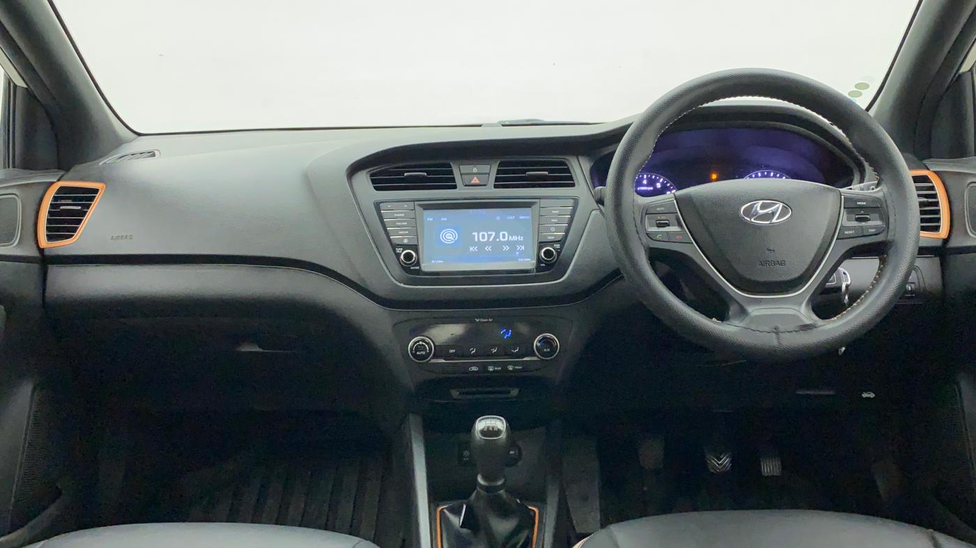 2017 Hyundai Elite i20 ASTA 1.2 DUAL TONE, Petrol, Manual, 37,182 km, Dashboard