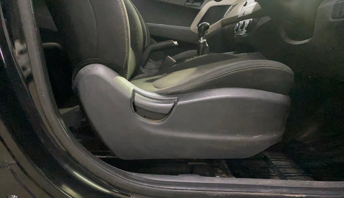 2017 Hyundai Creta E PLUS 1.4 DIESEL, Diesel, Manual, 53,386 km, Driver Side Adjustment Panel