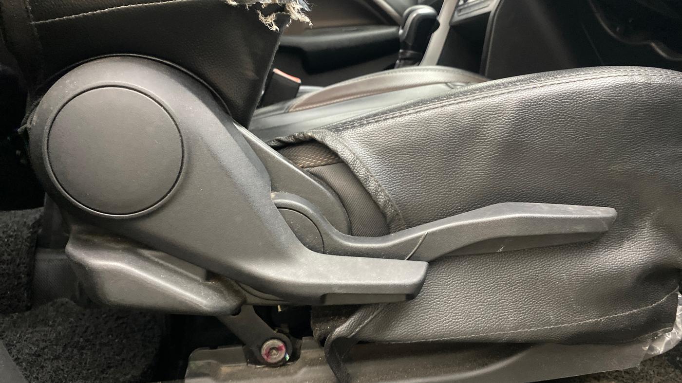 2022 Maruti BREZZA ZXI AT SMART HYBRID, Petrol, Automatic, 68,377 km, Driver Side Adjustment Panel