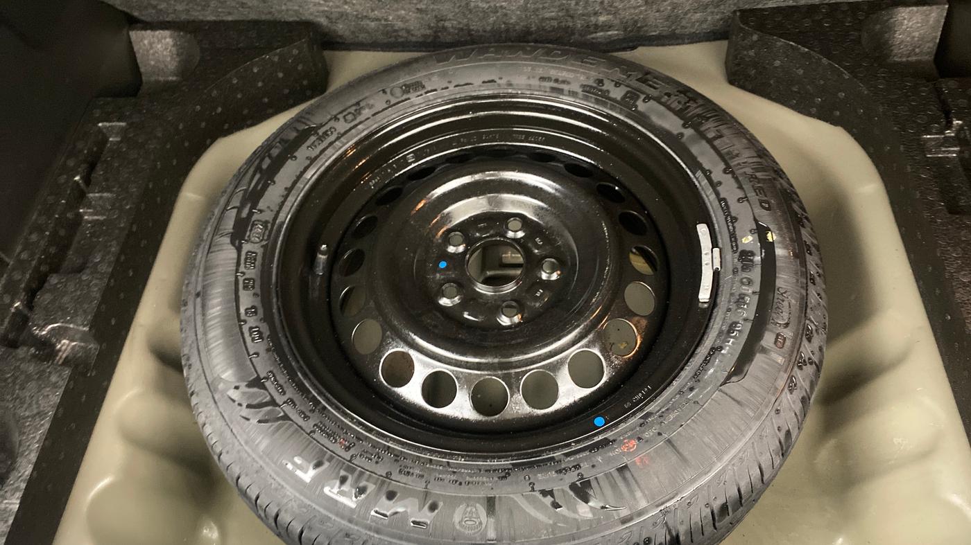 2022 Maruti BREZZA ZXI AT SMART HYBRID, Petrol, Automatic, 68,377 km, Spare Tyre