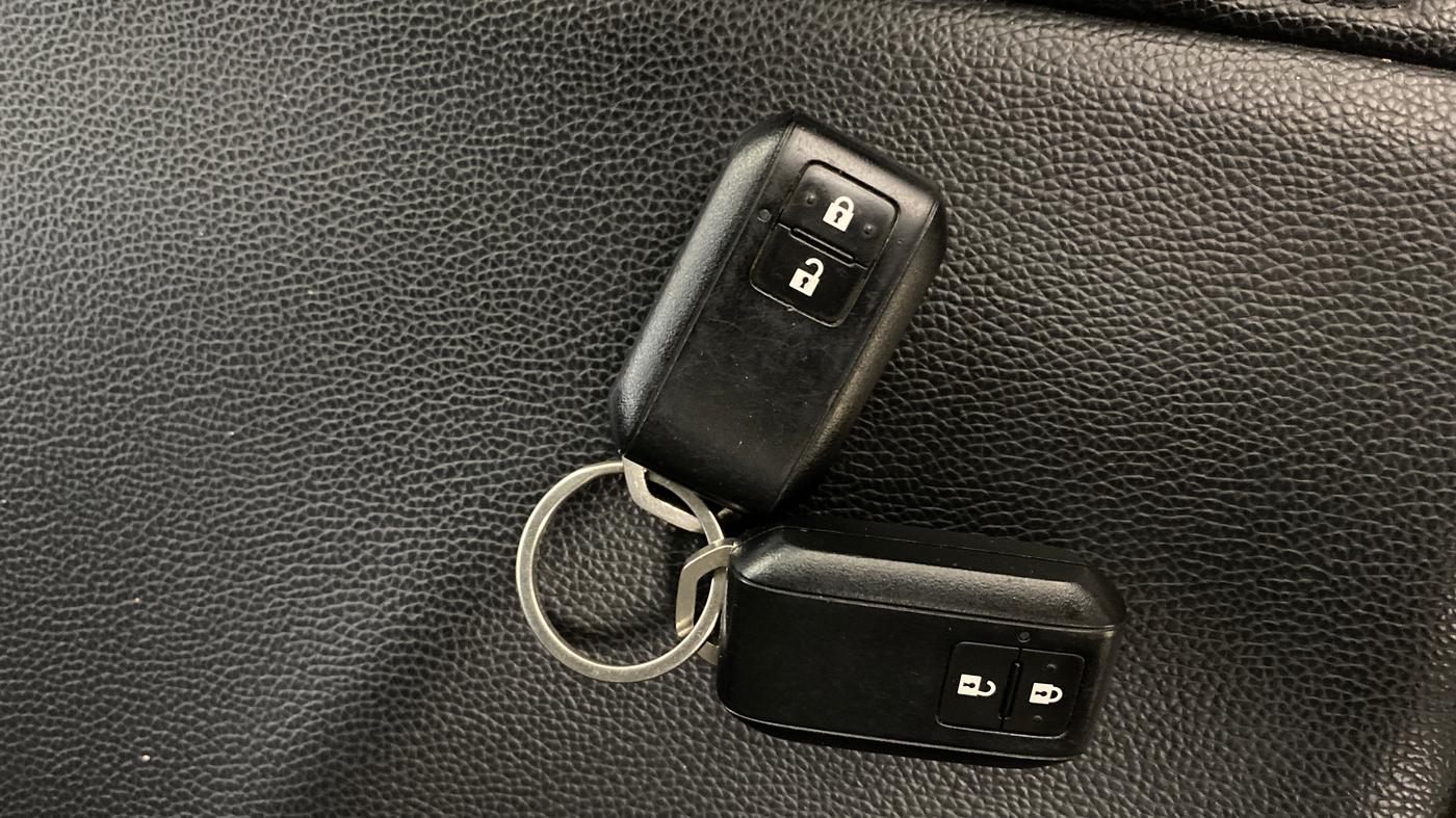 2022 Maruti BREZZA ZXI AT SMART HYBRID, Petrol, Automatic, 68,377 km, Key Close Up