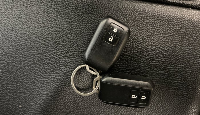 2022 Maruti BREZZA ZXI AT SMART HYBRID, Petrol, Automatic, 68,377 km, Key Close Up