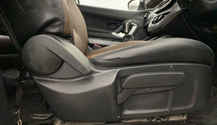 2022 Tata Harrier XM 2.0L KRYOTEC, Diesel, Manual, 38,886 km, Driver Side Adjustment Panel