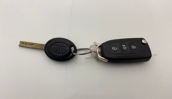 2022 Tata Harrier XM 2.0L KRYOTEC, Diesel, Manual, 38,886 km, Key Close Up