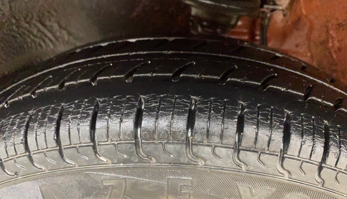 2014 Maruti Alto 800 LXI, Petrol, Manual, 52,229 km, Left Front Tyre Tread
