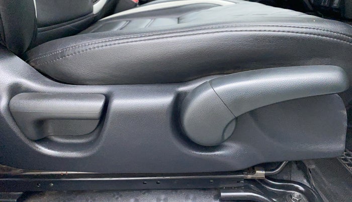 2021 Honda WR-V 1.2 i-VTEC VX MT, Petrol, Manual, 27,403 km, Driver Side Adjustment Panel