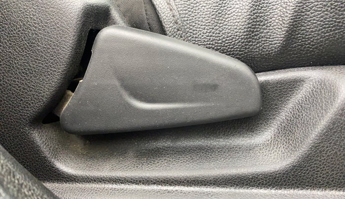 2018 Renault Kwid RXL, Petrol, Manual, 57,921 km, Driver Side Adjustment Panel