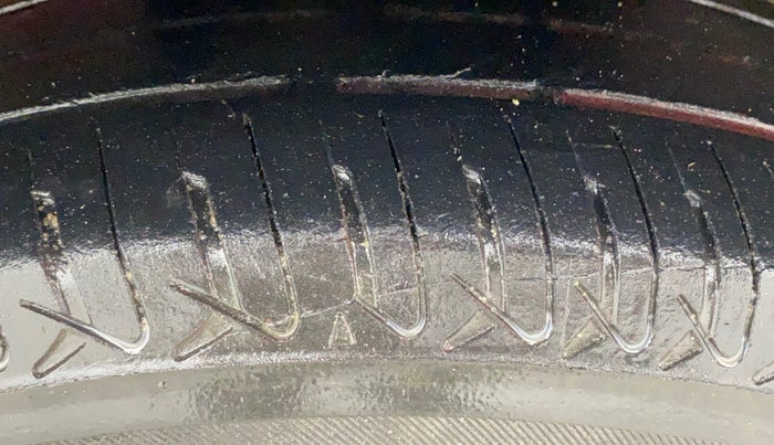 2018 Renault Kwid RXL, Petrol, Manual, 57,921 km, Left Front Tyre Tread