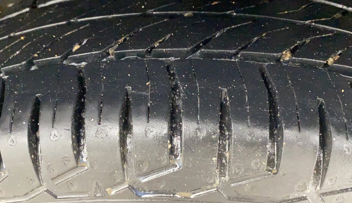 2018 Renault Kwid RXL, Petrol, Manual, 57,921 km, Left Rear Tyre Tread