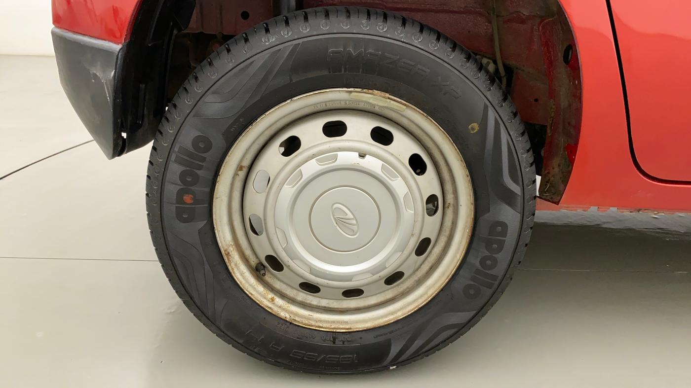 2017 Mahindra Kuv100 K2 6 STR, Petrol, Manual, 41,358 km, Right Rear Wheel