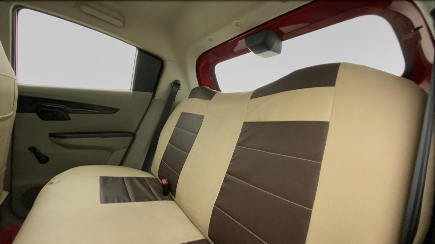 2017 Mahindra Kuv100 K2 6 STR, Petrol, Manual, 41,358 km, Right Side Rear Door Cabin