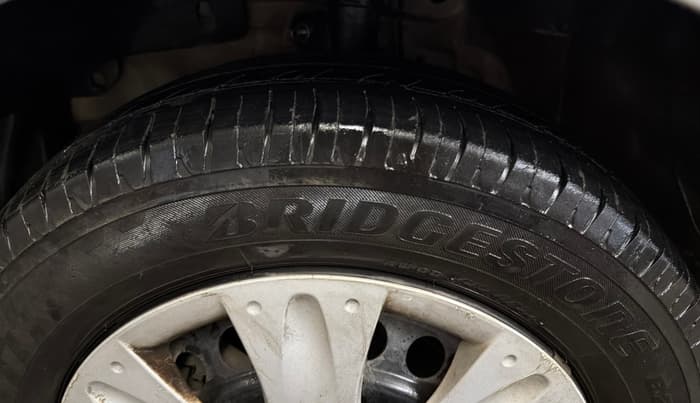 2015 Honda Amaze 1.2L I-VTEC S, Petrol, Manual, 80,427 km, Left Front Tyre Tread