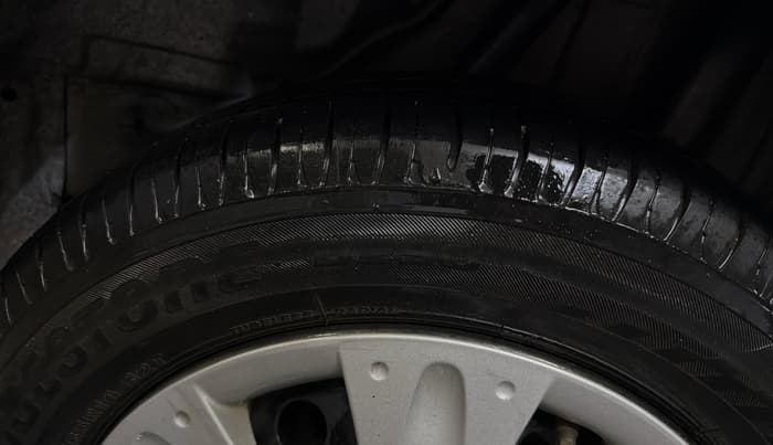 2015 Honda Amaze 1.2L I-VTEC S, Petrol, Manual, 80,427 km, Left Rear Tyre Tread