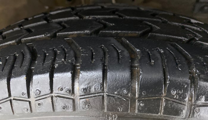 2015 Maruti Swift Dzire VXI, Petrol, Manual, 26,285 km, Right Front Tyre Tread