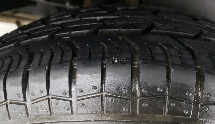 2015 Maruti Swift Dzire VXI, Petrol, Manual, 26,285 km, Right Rear Tyre Tread