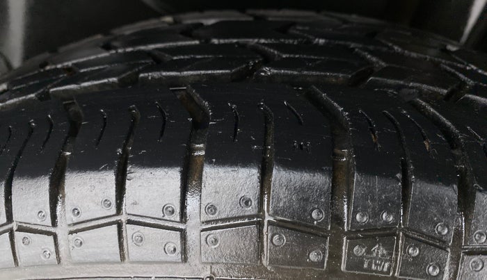 2015 Maruti Swift Dzire VXI, Petrol, Manual, 26,285 km, Left Rear Tyre Tread