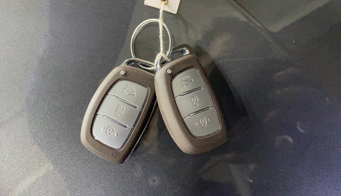 2025 Hyundai GRAND I10 NIOS Sportz (O) 1.2 Kappa AMT, Petrol, Automatic, 7,112 km, Key Close Up