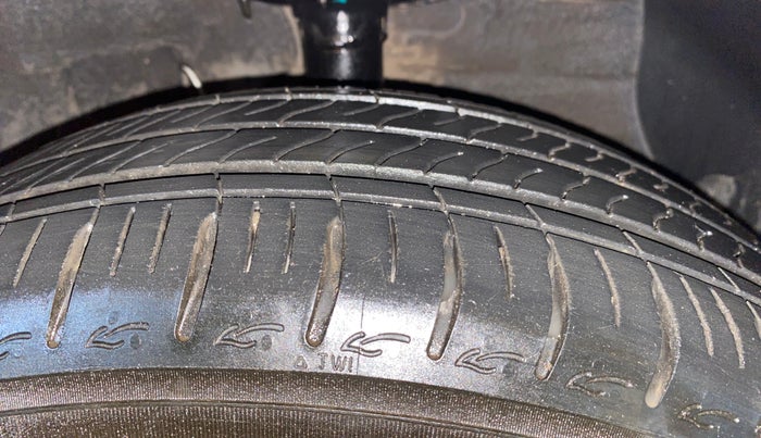 2025 Hyundai GRAND I10 NIOS Sportz (O) 1.2 Kappa AMT, Petrol, Automatic, 7,112 km, Right Front Tyre Tread