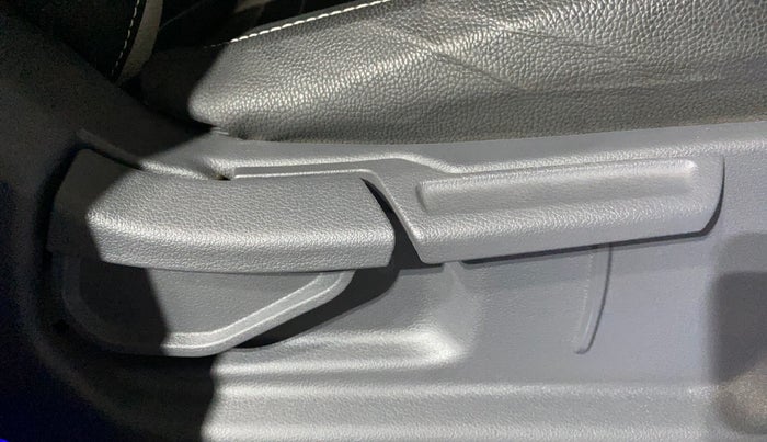 2025 Hyundai GRAND I10 NIOS Sportz (O) 1.2 Kappa AMT, Petrol, Automatic, 7,112 km, Driver Side Adjustment Panel