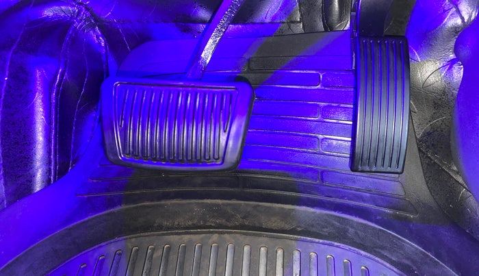 2025 Hyundai GRAND I10 NIOS Sportz (O) 1.2 Kappa AMT, Petrol, Automatic, 7,112 km, Pedals