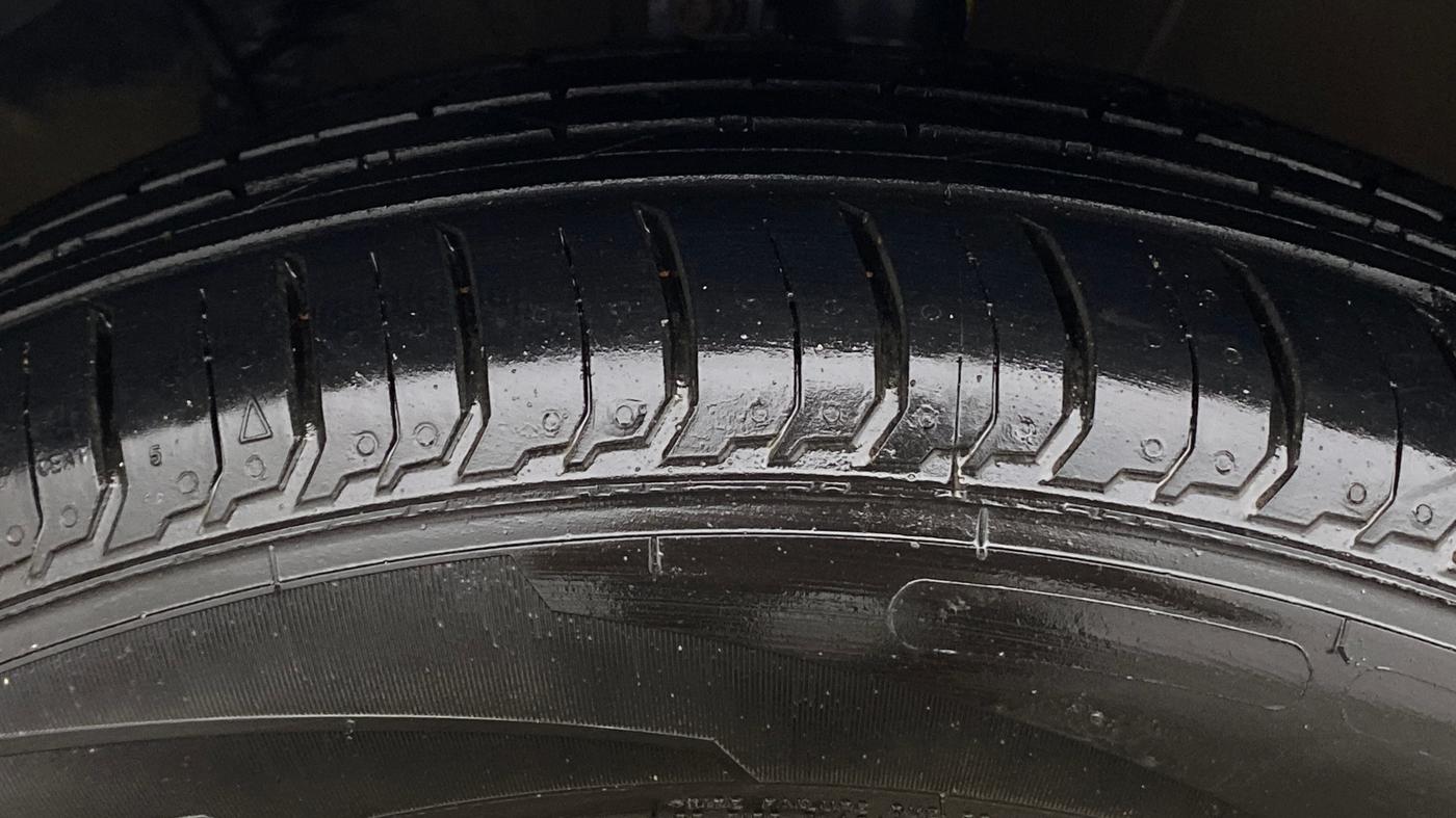 2019 Maruti Baleno ZETA PETROL 1.2, Petrol, Manual, 44,447 km, Left Front Tyre Tread