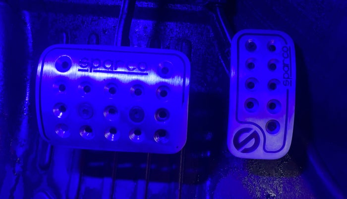 2018 Maruti Swift ZDI PLUS AMT, Diesel, Automatic, 67,961 km, Pedals