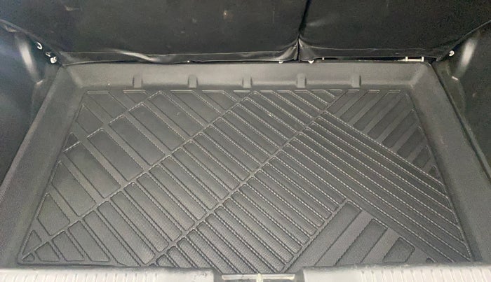 2018 Maruti Swift ZDI PLUS AMT, Diesel, Automatic, 67,961 km, Boot Inside