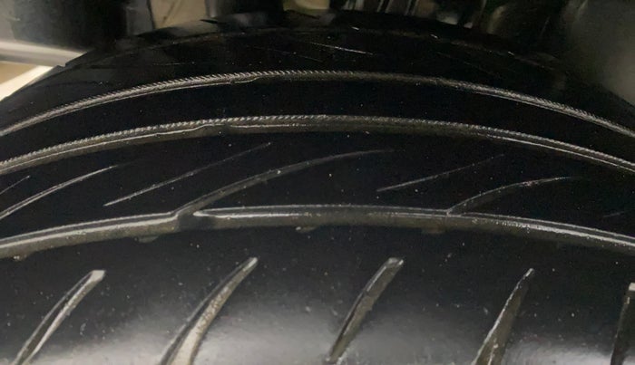 2018 Maruti Swift ZDI PLUS AMT, Diesel, Automatic, 67,961 km, Right Rear Tyre Tread