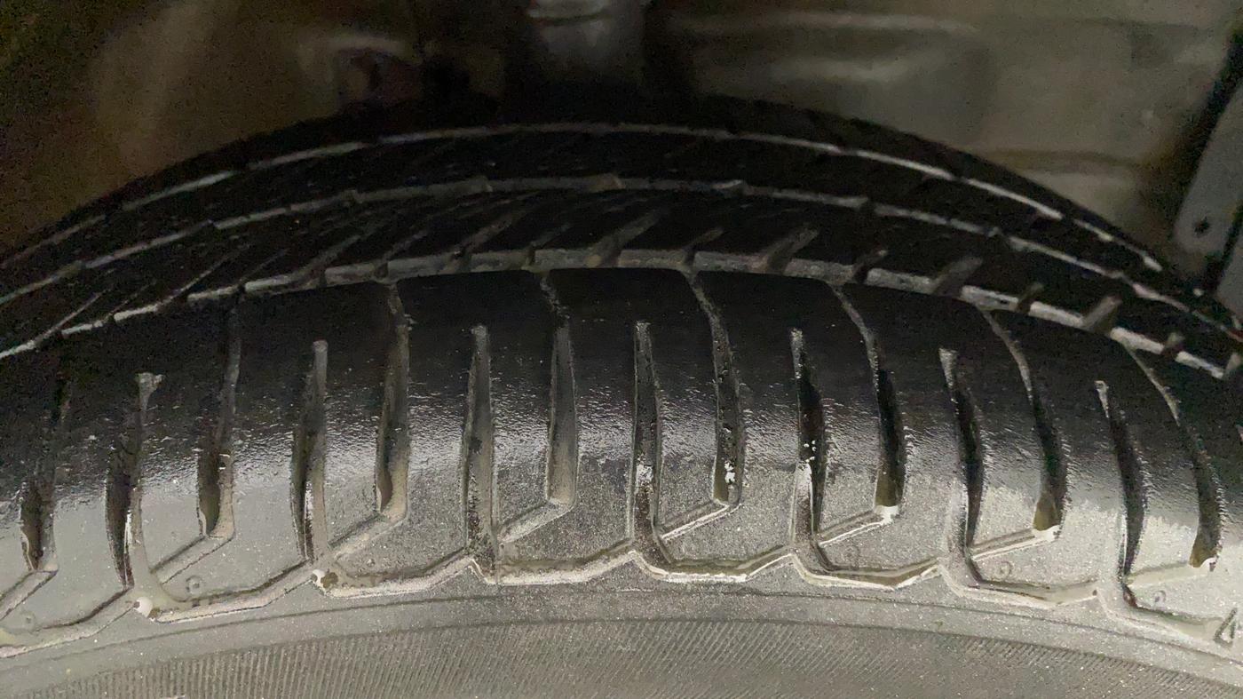 2013 Maruti Wagon R 1.0 VXI, Petrol, Manual, 39,270 km, Right Front Tyre Tread