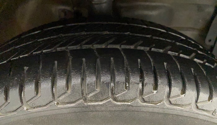 2013 Maruti Wagon R 1.0 VXI, Petrol, Manual, 39,270 km, Right Front Tyre Tread